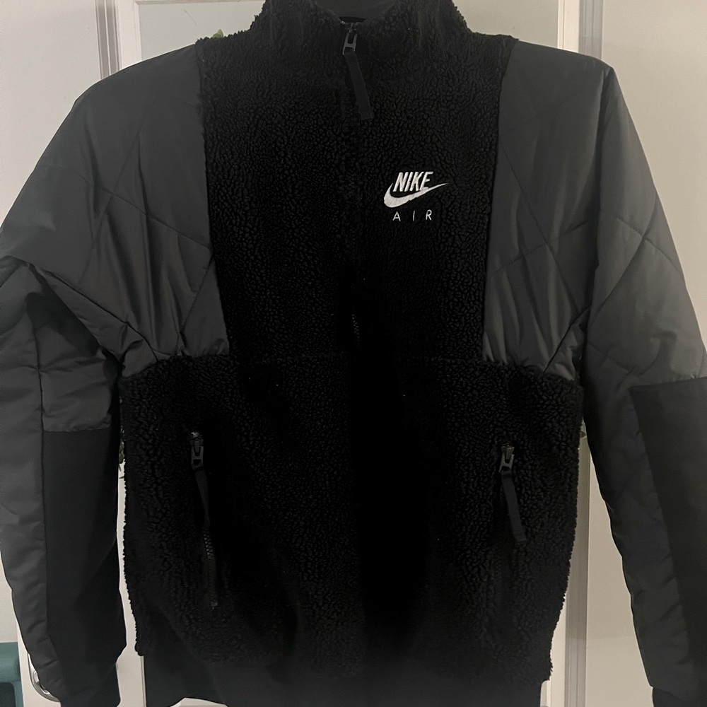 ❄️Men’s Excellent Condition Nike half zip fleece jacket!!❄️